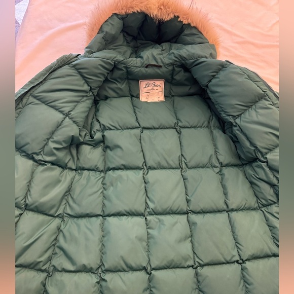 VINTAGE! L.L. Bean Goose Down Parka with Fur Hood- see measurements - Picture 11 of 16